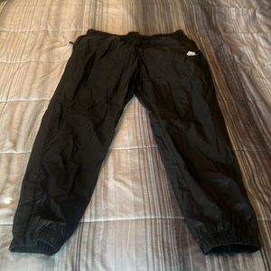 Like new Nike Sweatpants. Size large